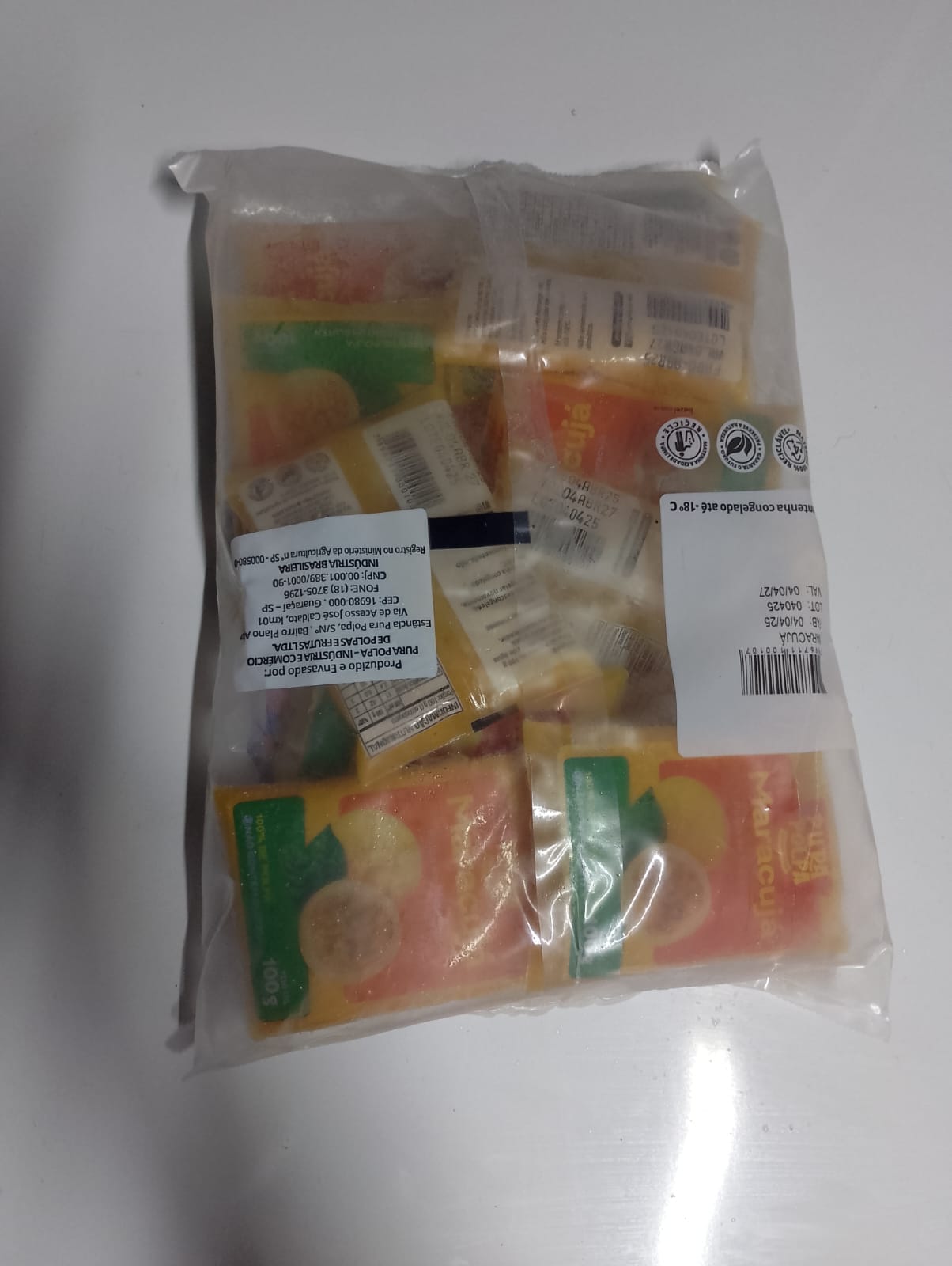 Verso do pacote de polpas de 1 kg mostrando as unidades individuais